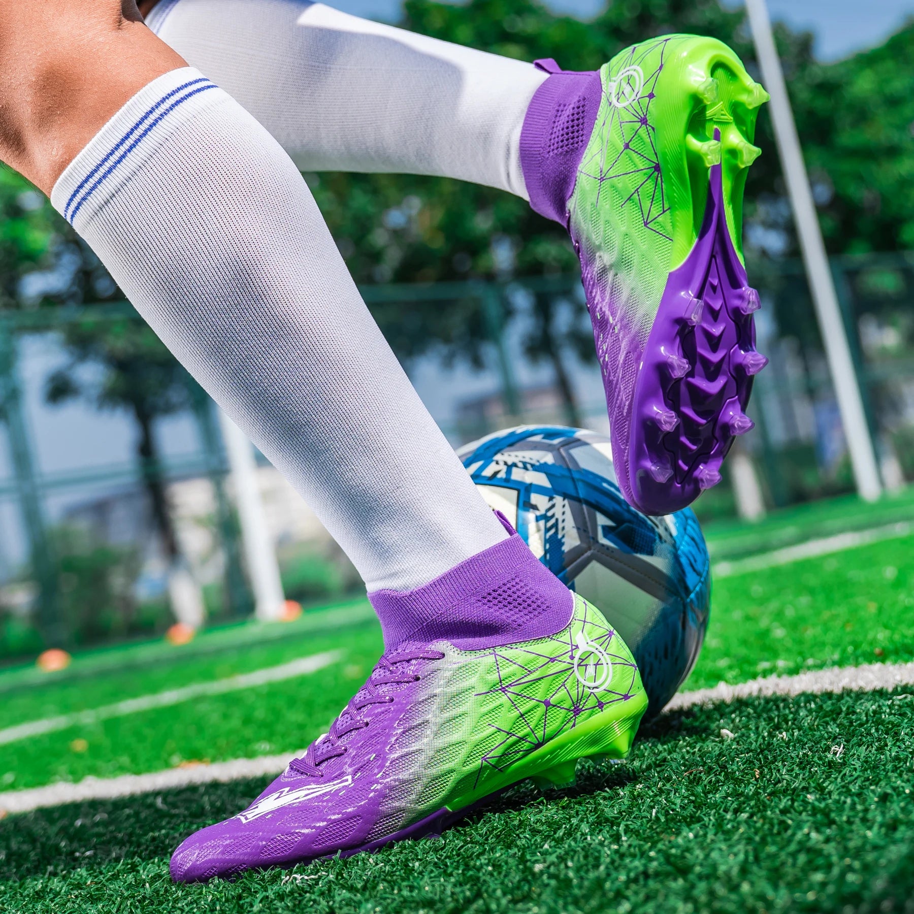 occer Cleats for Men Women High Top Football Boots Geometric Graphic Textured Upper Firm Ground Match Training Shoes 5 Colors