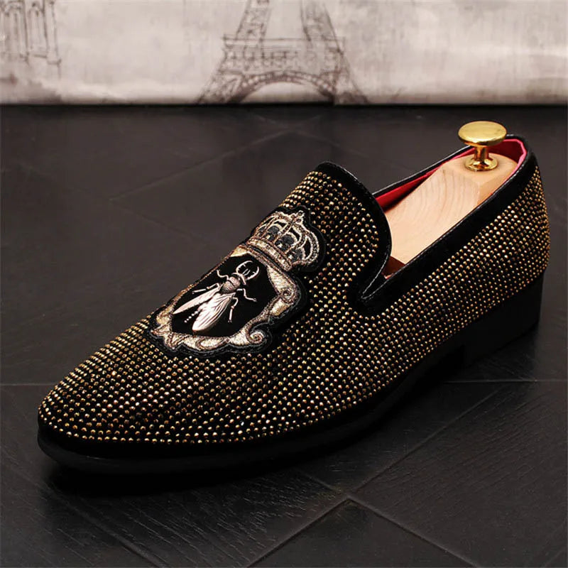 NEW Pointed Toe Embroidery Rhinestone Flats Shoes For Men Male Wedding Dress Prom Homecoming Shoes Zapatos Hombre Vestir