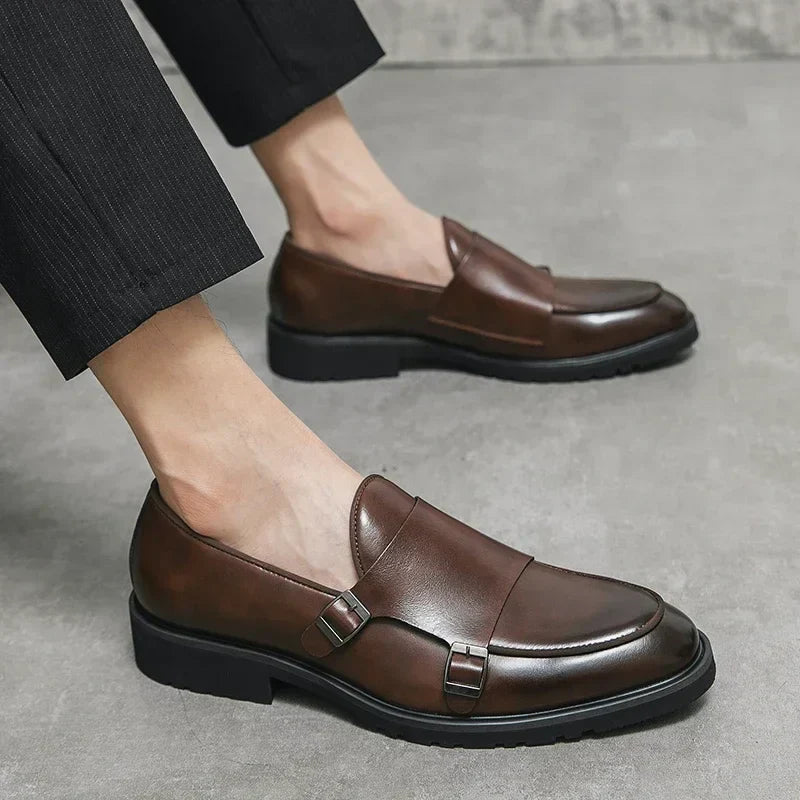 أحذية رجالية رسمية فاخرة يدوية الصنع ديربي جلدية رسمية للرجال أحذية راهب بإبزيمين مدببة أحذية زفاف 2024