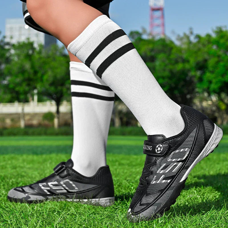 New Kid Match Boys Football Boots Sneakers Professional Non-Slip Sports Shoes Match Soccer Shoes Outdoor Comfortable Unisex