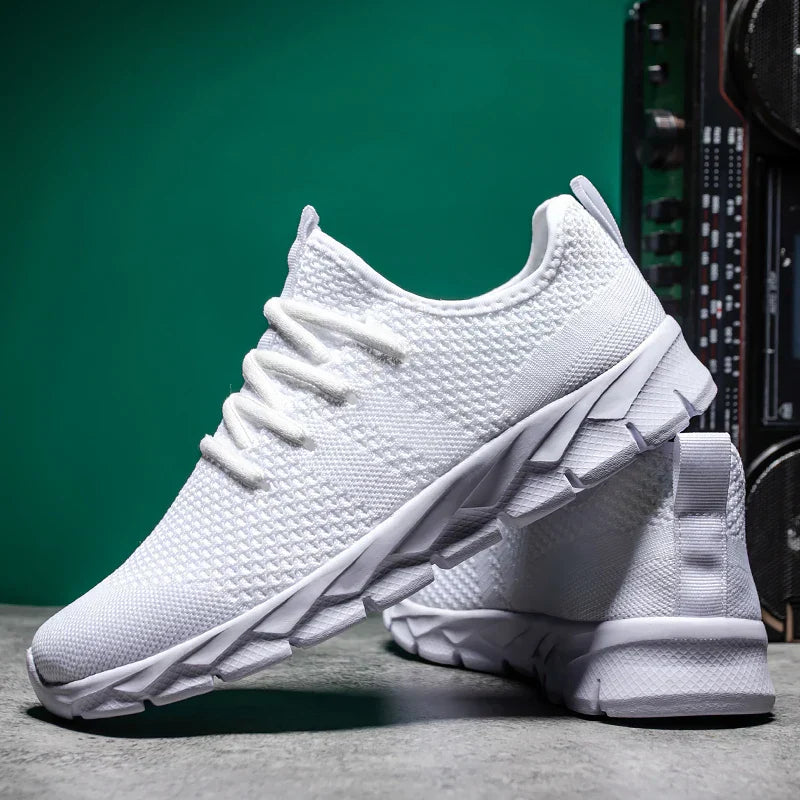 Men's shoes Four Seasons new plus size Flying weaving Lightweight Breathable Casual Sports Shoes Soft Sole Outdoor Running Shoes