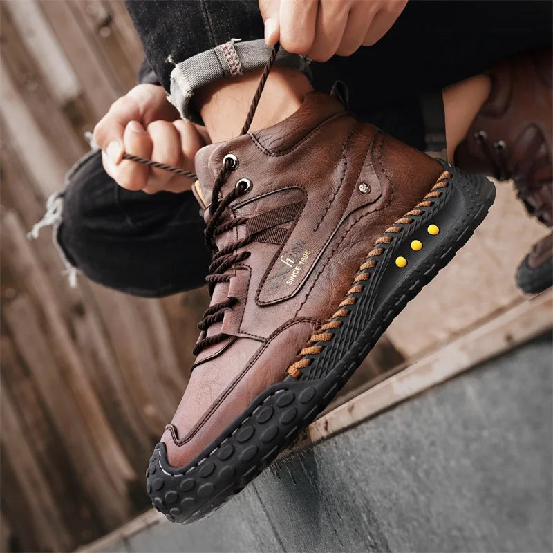 Men's Hand-Stitched Fashion Boots, Retro Lace-Up Mid-High Casual Shoes, Suitable for Spring and Autumn Daily Wear, Outdoor Hiking Boots, Comfortable Large-Size Men's Shoes