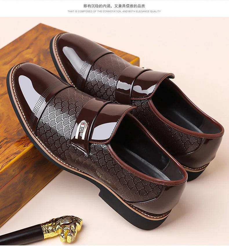 New Designer Patent Leather Wedding Shoes for Men Solid Color Business Casual Shoes Male Spring Autumn Fashion Dress Shoes Man