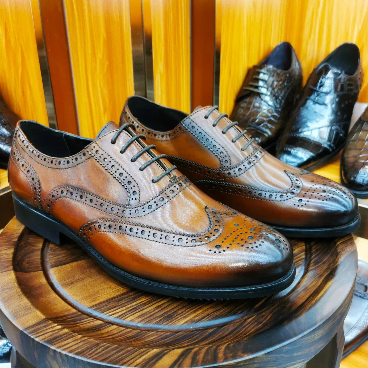 Luxury Men's Dress Shoes Genuine Leather Brogue Wingtip Toe Oxford Black Brown Lace-Up Business Wedding Formal Men Shoes