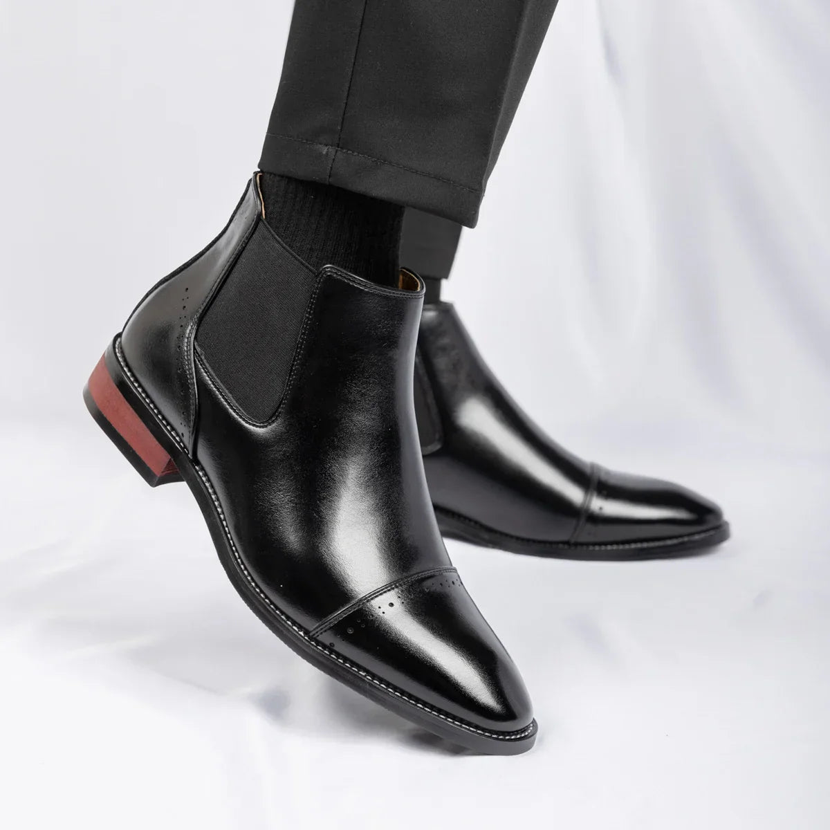2025 Retro Men's Solid Color Pointed Business  Boot  Comfortable Wedding  Party Shoe Breathable  And  Anti-Slip Ankle Boots