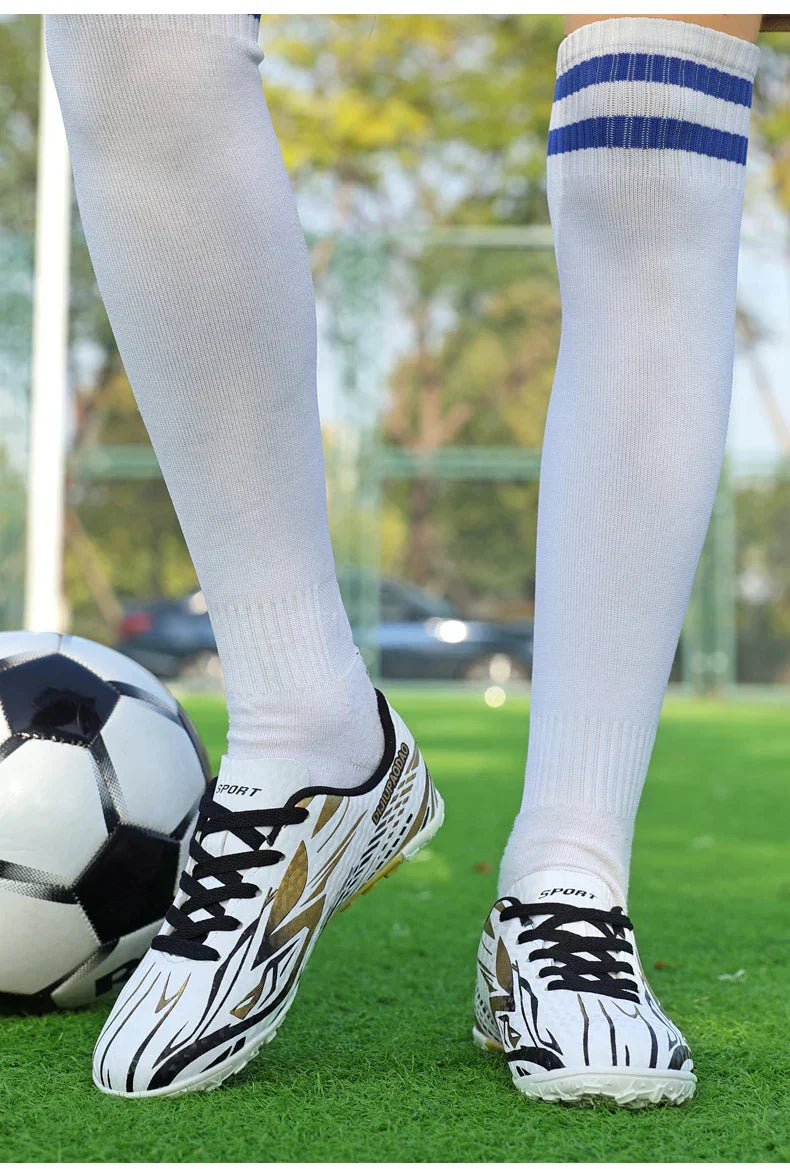 Outdoor Children's Football Shoes Low-cut Kids Soccer Shoes Sports Shoes Comfy Non-Slip Training Shoes For Boys Futsal Sneakers