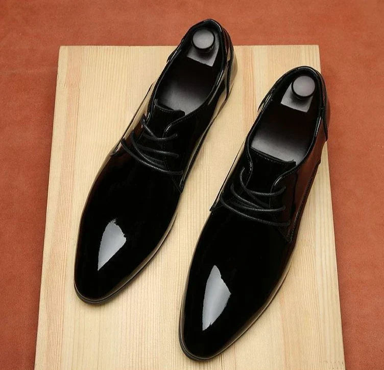 Black Pointed Toe Bright Upper Dress Shoes Man Elegant and Classic Leather Not Casual Office Business 39 Social Shoe for Men