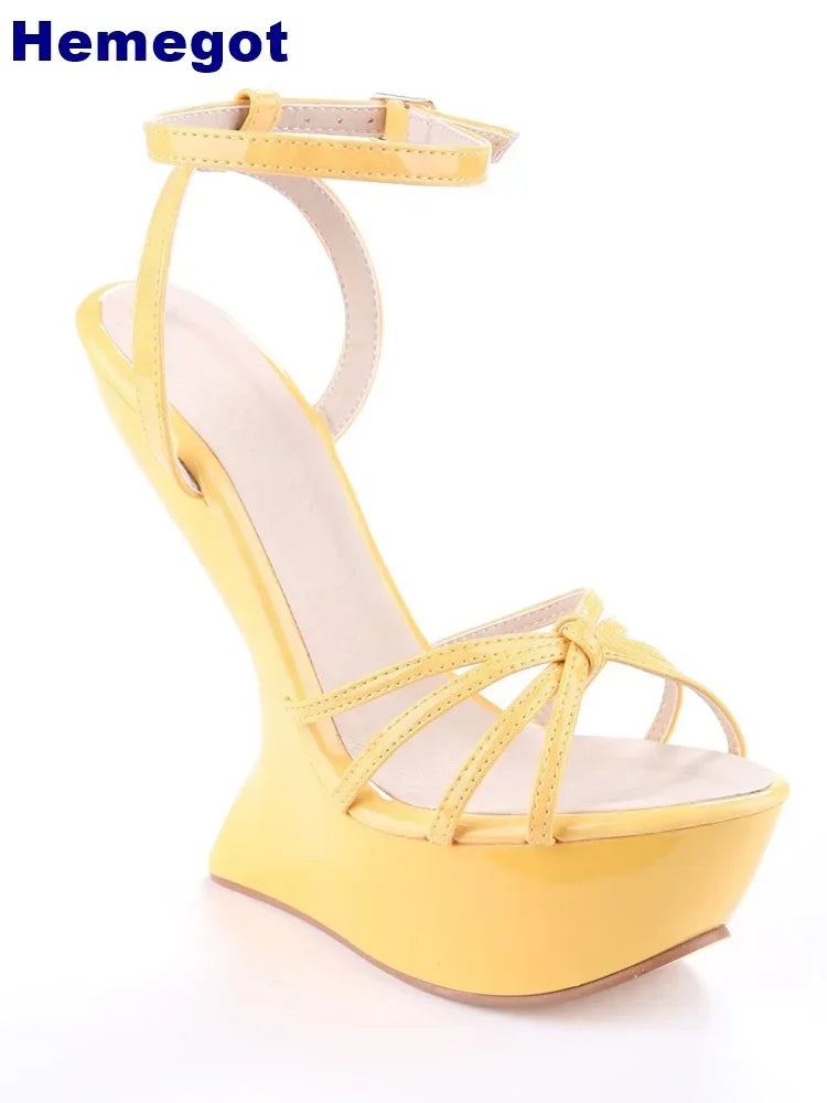 2025 Platform Open Toe Weird Heel Sandals Summer New Cross Strap Street Buckle Party Sandal Solid Color Fashion Women Sandals