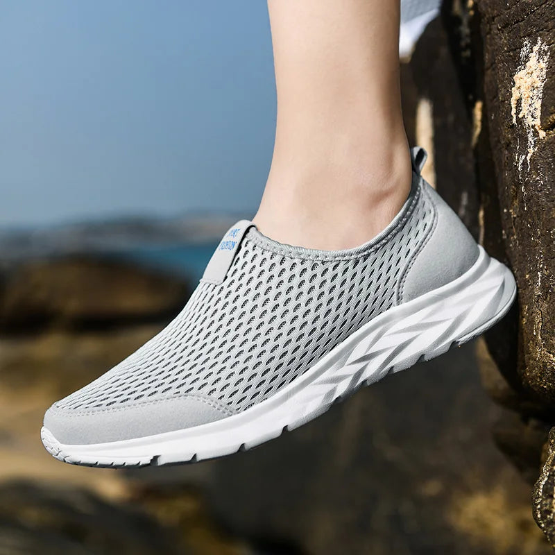 Men's Sneakers Breathable Mesh Men Casual Shoes Outdoor Non-Slip Big Size Loafers Walking Lightweight Male Tennis shoes