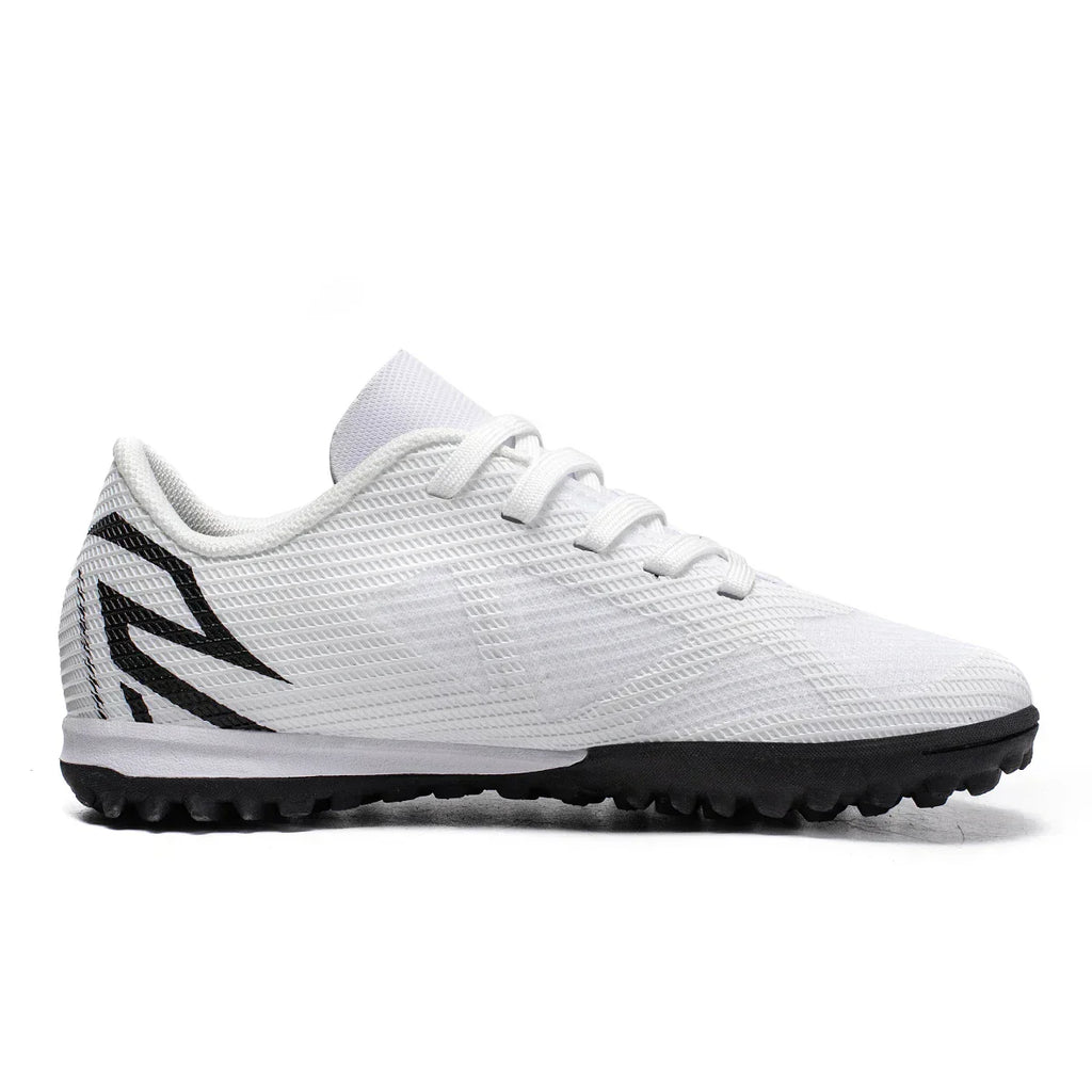 Low-top, soccer shoes, unisex, TF and FG, slip-resistant and wear-resistant, available in 3 colors. Sole spikes Not above ankle