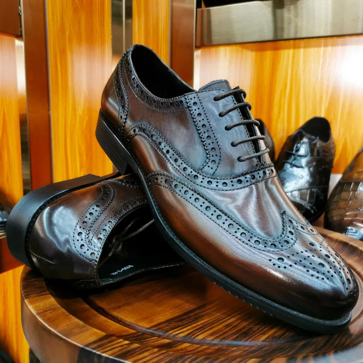 Luxury Men's Dress Shoes Genuine Leather Brogue Wingtip Toe Oxford Black Brown Lace-Up Business Wedding Formal Men Shoes