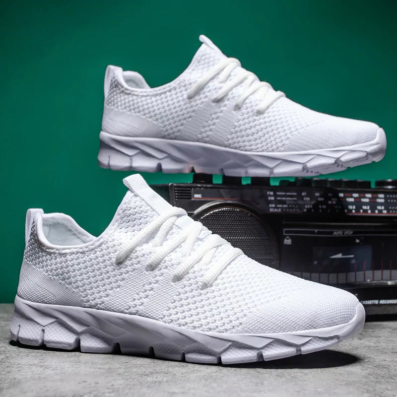 Men's shoes Four Seasons new plus size Flying weaving Lightweight Breathable Casual Sports Shoes Soft Sole Outdoor Running Shoes