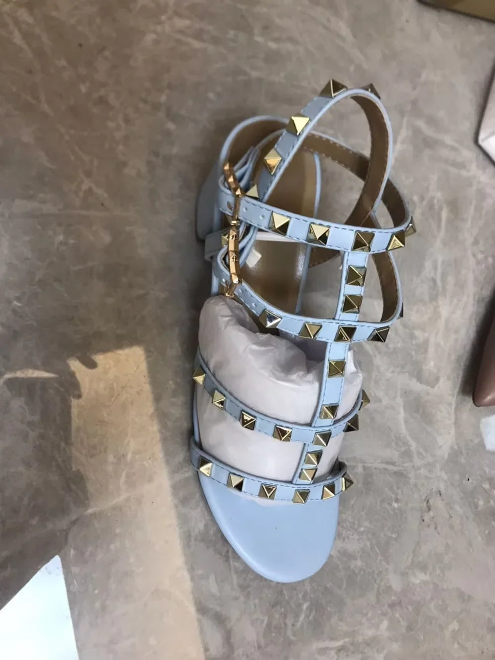 Women Elegant Low Heels Sandals Front Open Toe Lock Stud Buckle T-Strap British Shoes Fuchsia Beige Matte/Shiny Leather Pumps 42