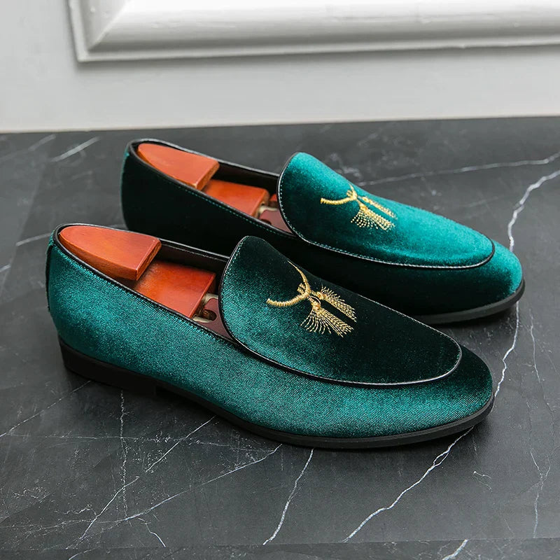 Trendy Men's Velvet Embroidery Driving Shoes Comfortable Business Wedding Dress Blue Green Loafers Sapatos Tenis Masculino