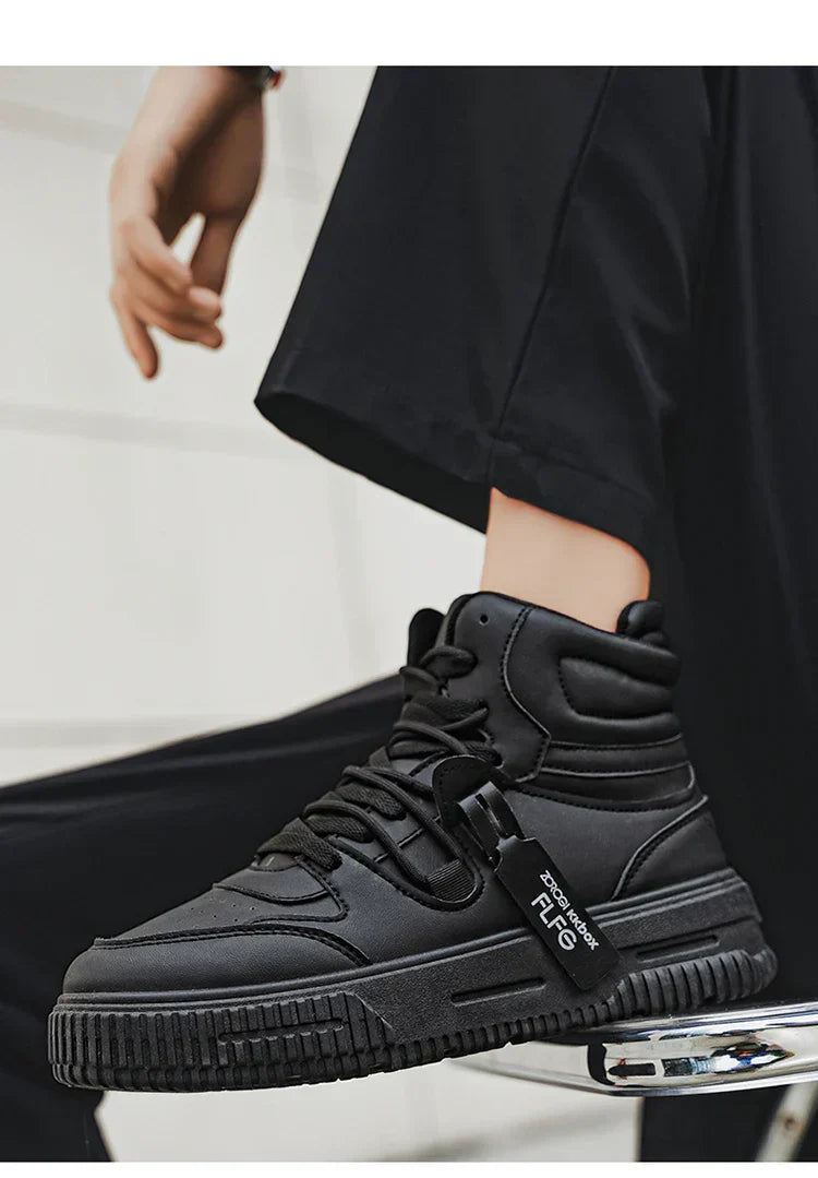 New Fashion Casual Sneakers High Top Skateboard Shoes Student Boots Men and Women Trend Wear Resistant Two-color Couples