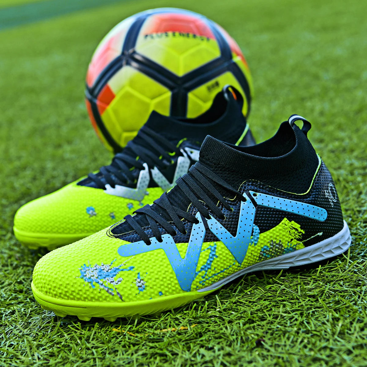 Integrated Molding Adult TF football shoes Smooth PU Fabric Non-slip Rubber Outsole Wearproof Indoor And Outdoor Turf Field Shoe