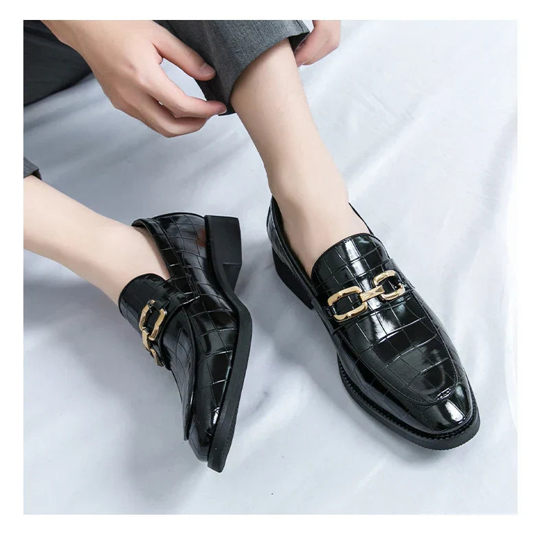 46 plus-size Metal Pressed Floral Loafers 2024 new merchant leather shoes men's casual pressed plaid leather pointy