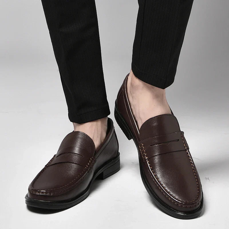 New Luxury Slip on Dress Shoes Men Italian Comfortable Loafer for Men Outdoor Mens Slip on Flats Classic Men Shoes for Wedding