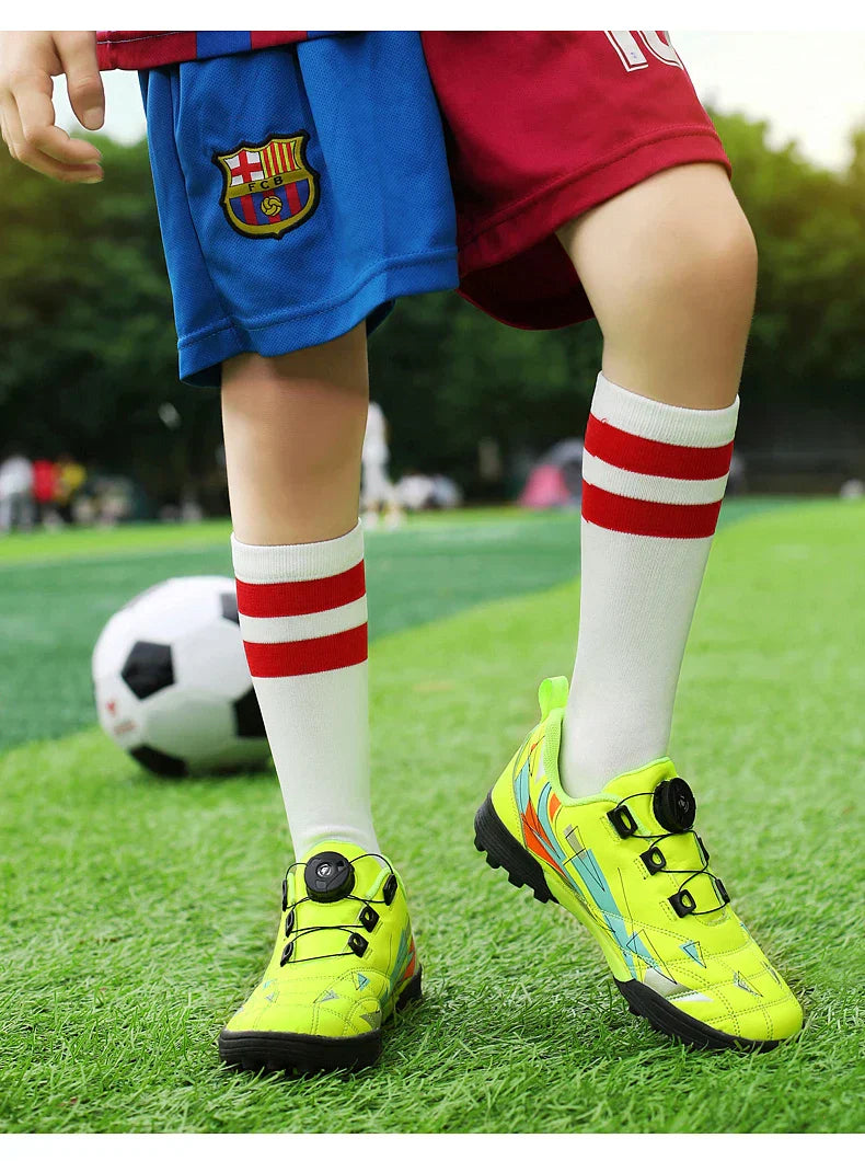 Children's Soccer Shoes Kids Sneakers Non-slip Boys Girls Football Boots Outdoor Ultralight Soccer Trainers Leather Futsal Shoes