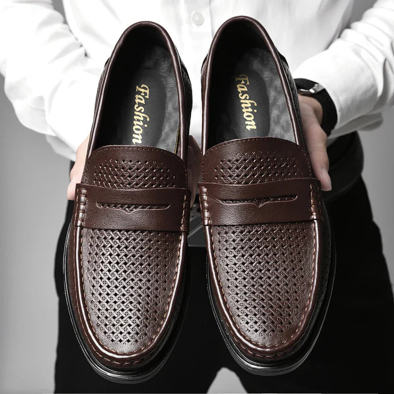 New Luxury Slip on Dress Shoes Men Italian Comfortable Loafer for Men Outdoor Mens Slip on Flats Classic Men Shoes for Wedding