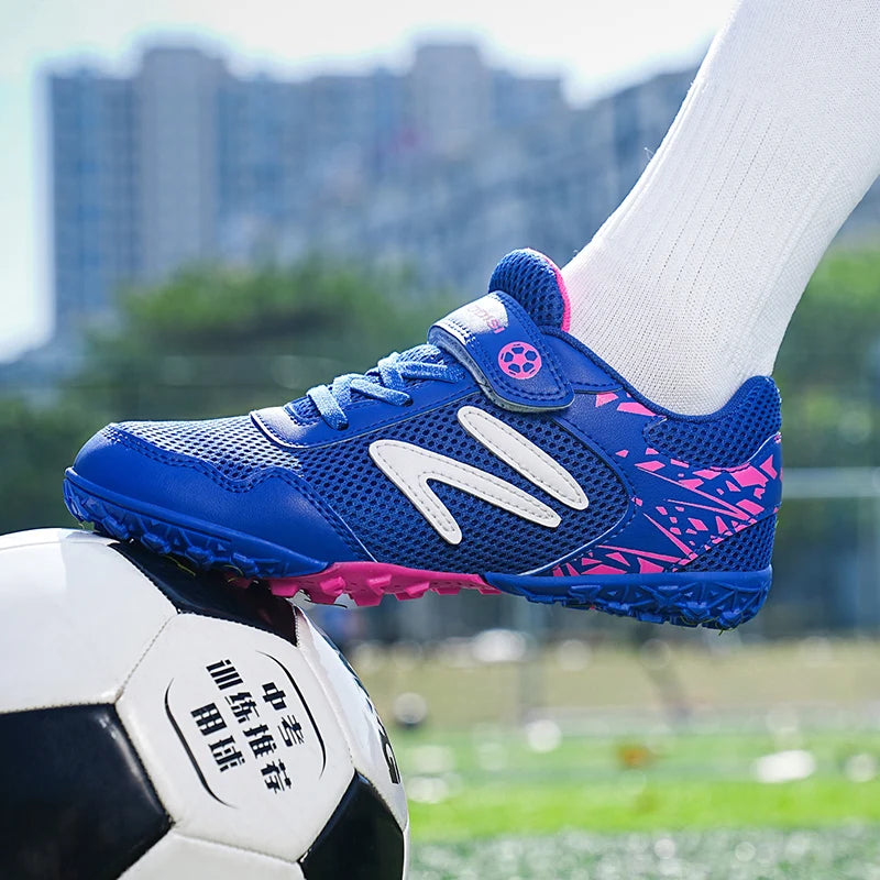 Ultralight Outdoor Soccer Sneakers Sweat-wicking Breathable Lining Reinforced Heel Protection Stable Stud Sole Daily Football