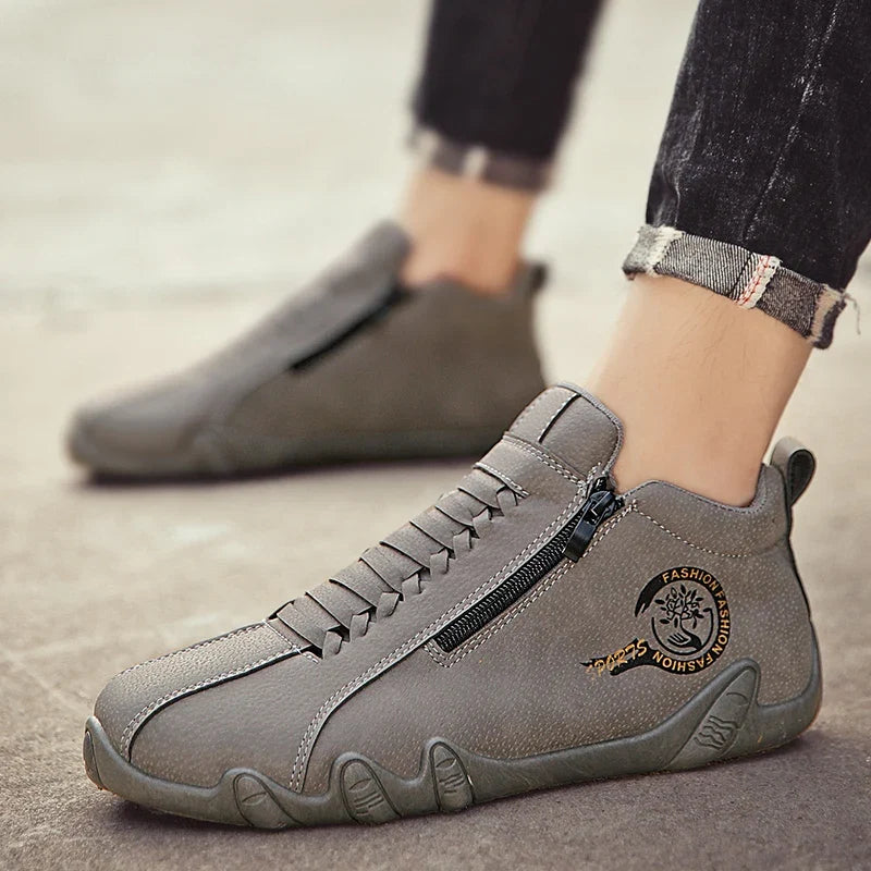 New Men's Ankle Boots Fashion Soft Sole High Top Sneakers Men Shoes Outdoor Versatile Loafers Comfortable Casual Walking Shoes