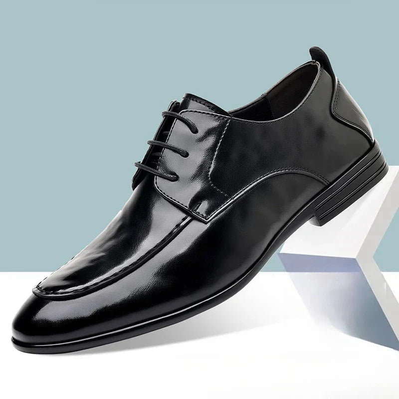 Spring Autumn New Pointed Toe Leather Shoes Men Fashion Business Casual Shoe Male Lace Designer Solid Color Wedding Shoes Man