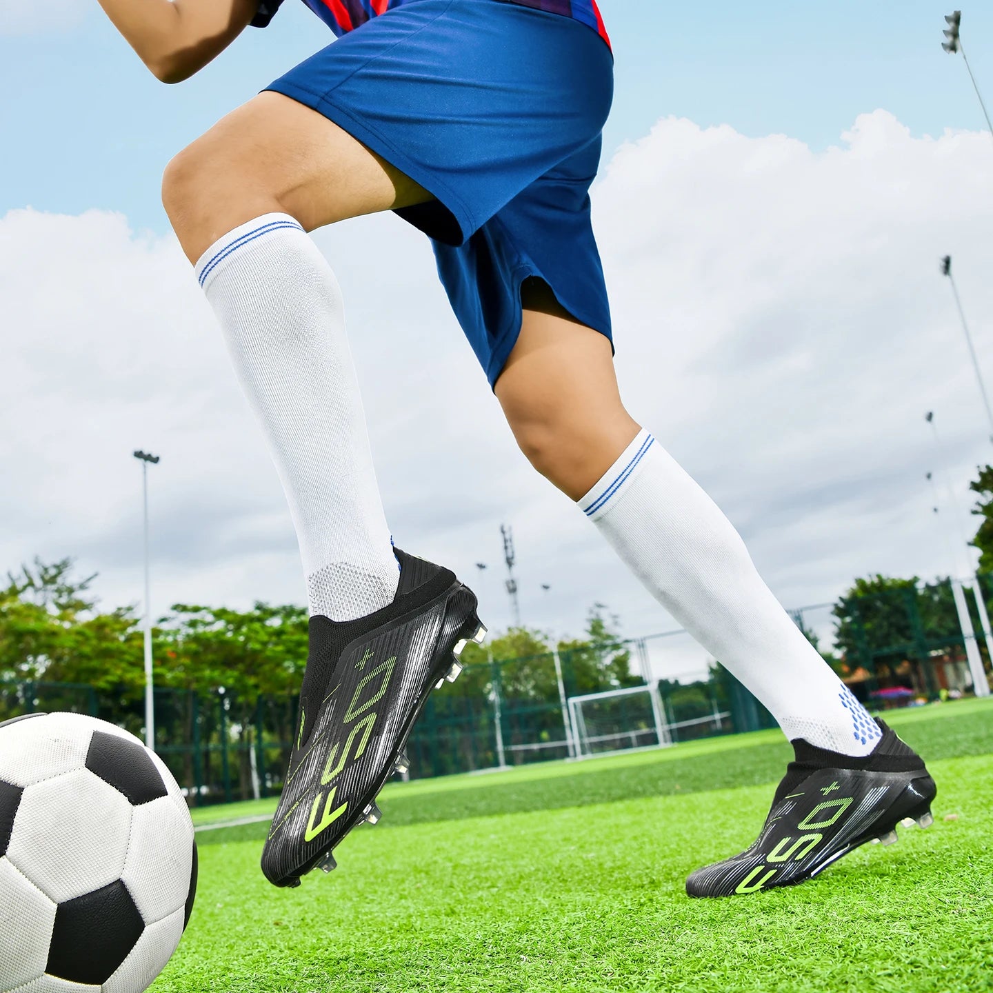 T36 No-lace Mens Soccer Shoes Boys F50 TF/FG Training Football Sneakers for Youth Turf Soccer Cleats Chuteira Campo 35-45