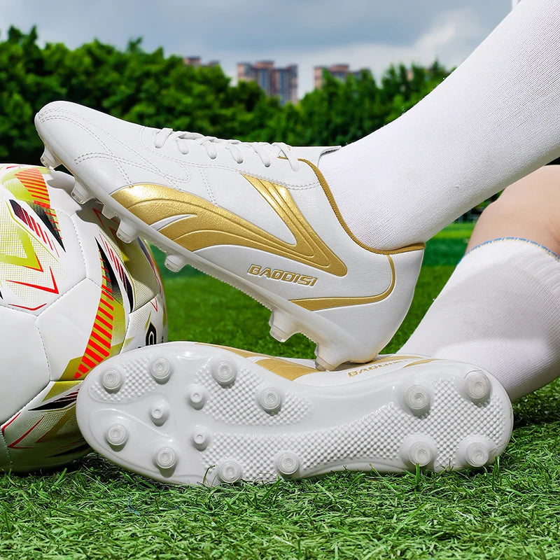 New high-top soccer shoes with long studs for teenagers and students, suitable for boys and girls, stylish, durable, and trendy