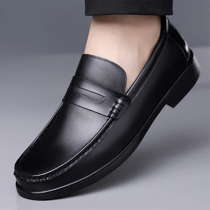 2026 Summer Mens Leather Loafers Slip on Casual Shoes Breathable Moccasins Comfortable Walking Office Flats Male Walking Shoes