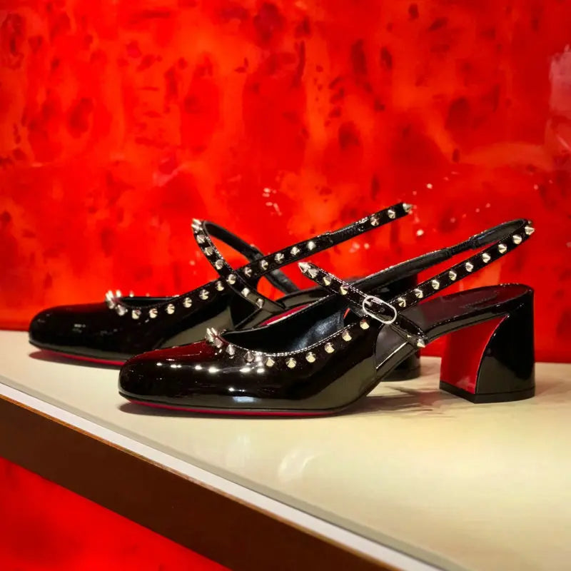 2026 New Style Thick Heel Rivet Mary Jane Shoes Female Summer French Temperament One-Word Buckle Strap Black Round Head Sandals
