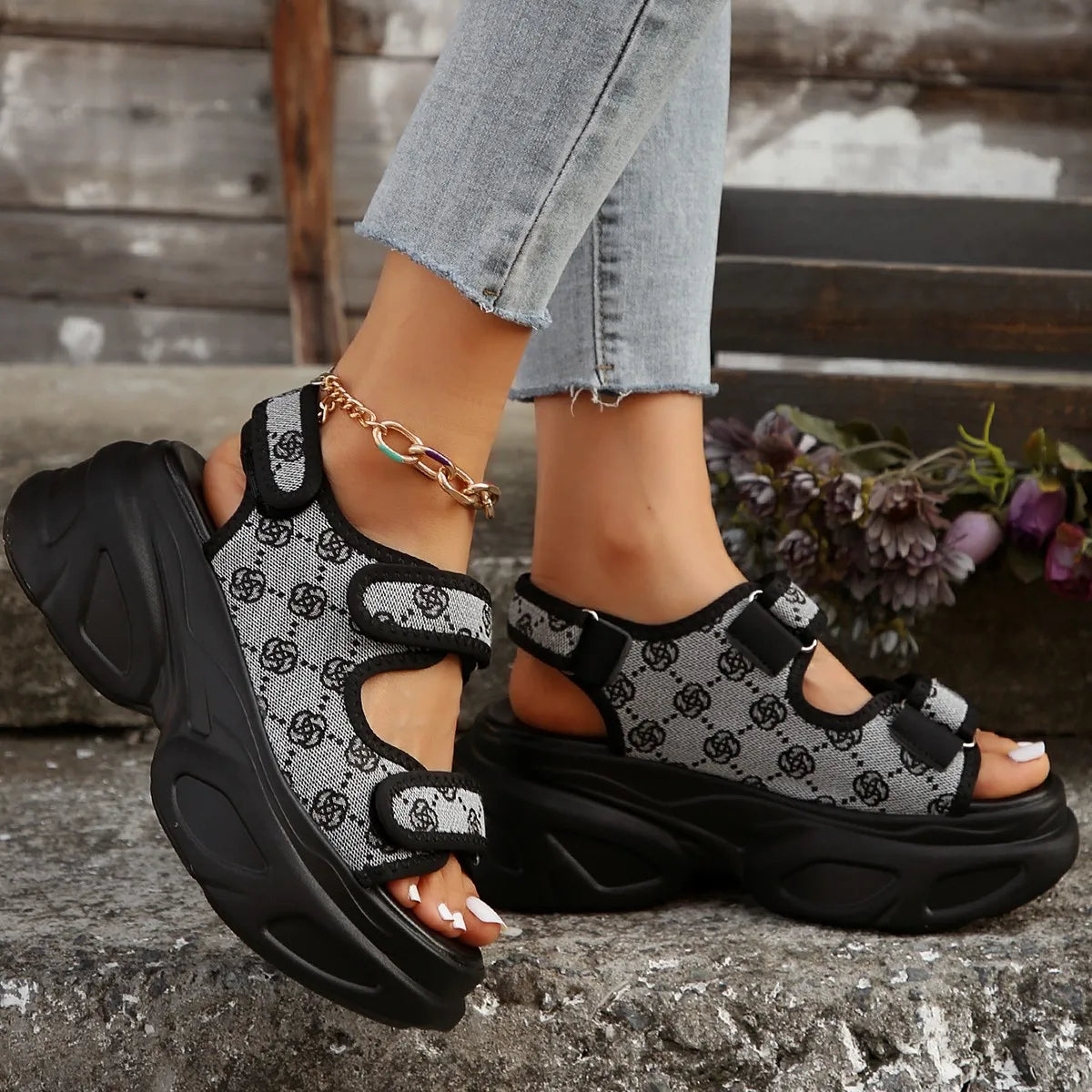 Women Wedge Sandals 2024 New Summer Fashion Thick Slippers Soled Casual Increased Wear Lightweight Beach Sandals Shoes for Women
