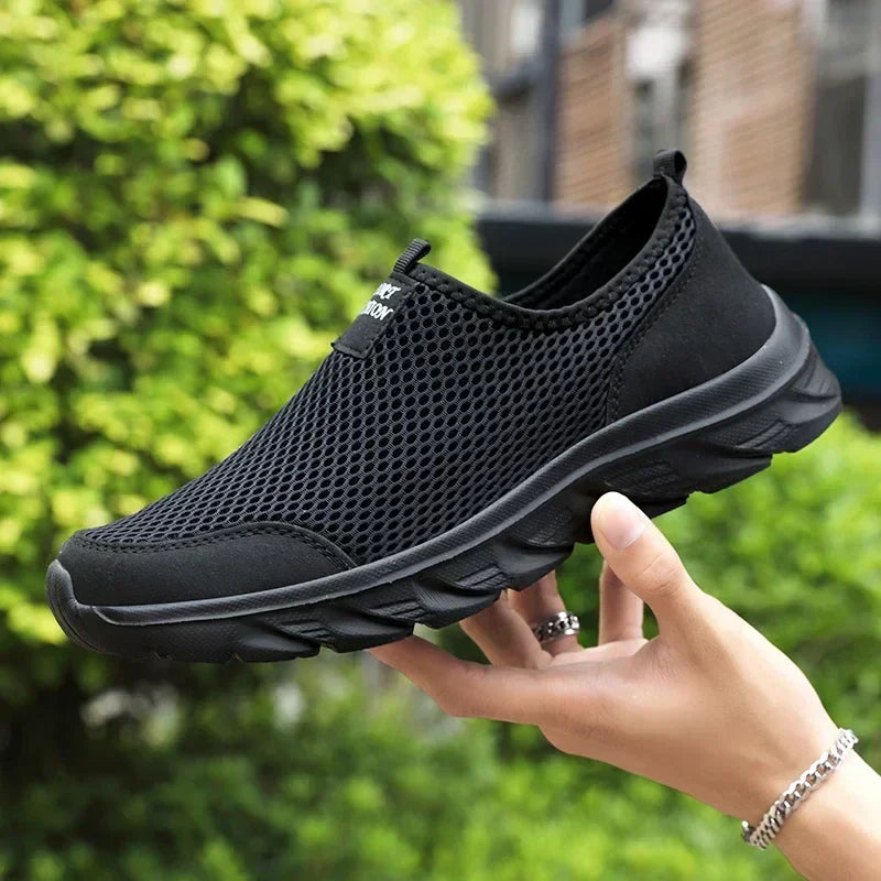 New Running Shoes for Men Breathable Sports Shoes Light Weight Fashion Summer Mesh Breathable Sneakers for Men Plus Size 38-47