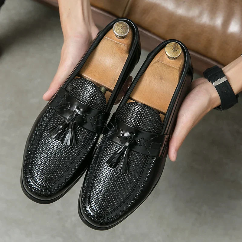 Men's Dress Shoes High Quality Brogues Casual Business Leather Shoes Social Party Leather Loafers Male Tassel Wedding Shoes
