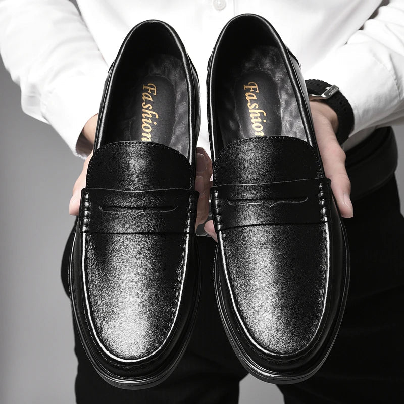 New Luxury Slip on Dress Shoes Men Italian Comfortable Loafer for Men Outdoor Mens Slip on Flats Classic Men Shoes for Wedding