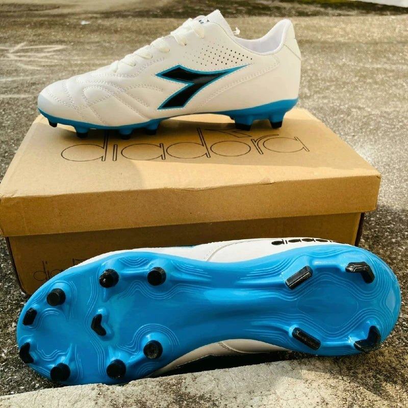 Professional Men Football Shoes Black White Leather Sport Shoes For Mens FG Soccer Shoe Youth