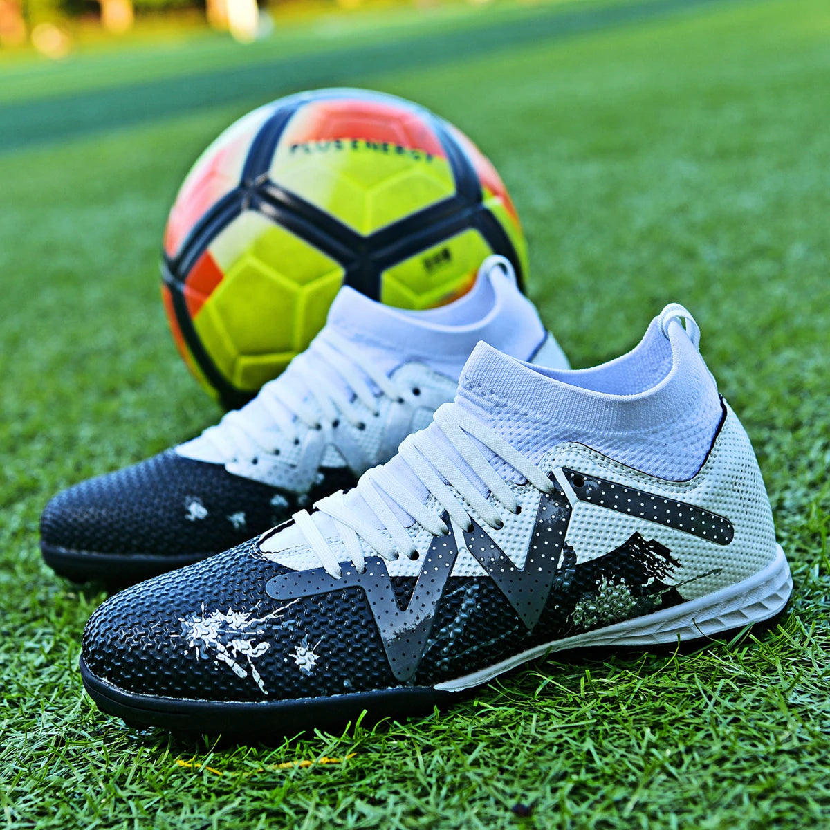 Shock Absorb TF Turf Soccer cleats Wear-resistant PU Fabric Flexible Outsole Unisex Adult Amateur Matches