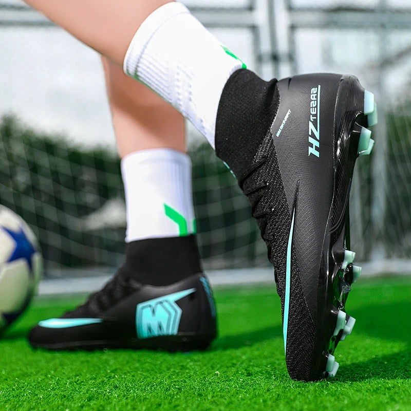 Men Soccer Shoes New Casual Resistant Turf Field Breathable Match Male Soccer Shoes Society Tenis Male Football Shoes Ultralight