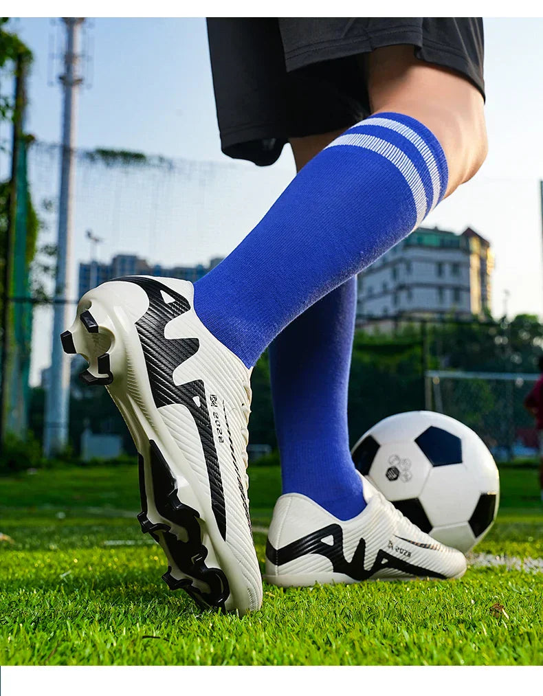 High Quality New Mens Soccer Shoes Society Ultralight Turf Soccer Cleats Kids Sneakers Training Football Boots Chuteira Campo