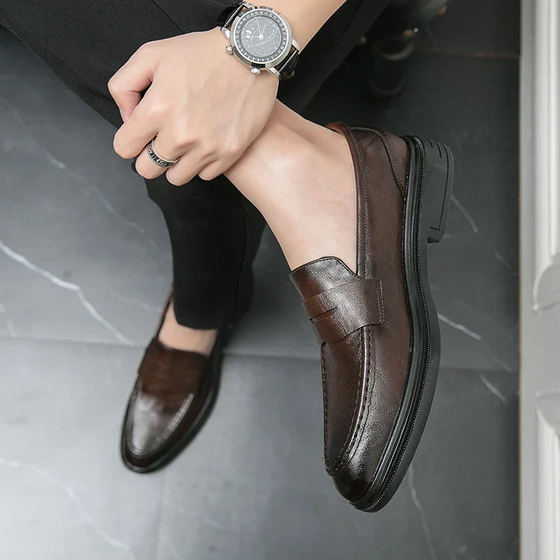Men's Classic Leather Casual Shoes With Anti-Slip Thick Sole  Outdoor Walking Shoe  Pointed  Toe Comfortable And Durable Loafers