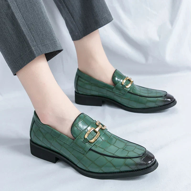 46 plus-size Metal Pressed Floral Loafers 2024 new merchant leather shoes men's casual pressed plaid leather pointy