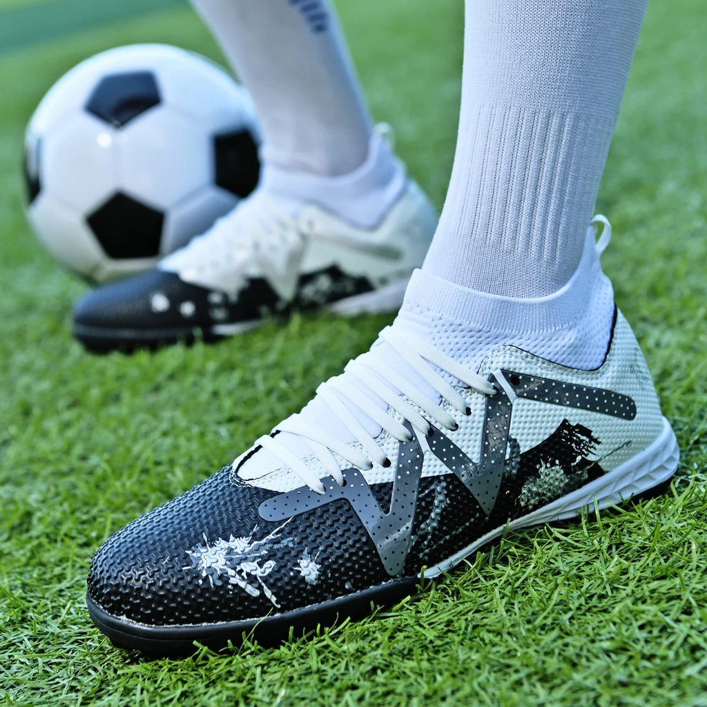 Integrated Molding Adult TF football shoes Smooth PU Fabric Non-slip Rubber Outsole Wearproof Indoor And Outdoor Turf Field Shoe