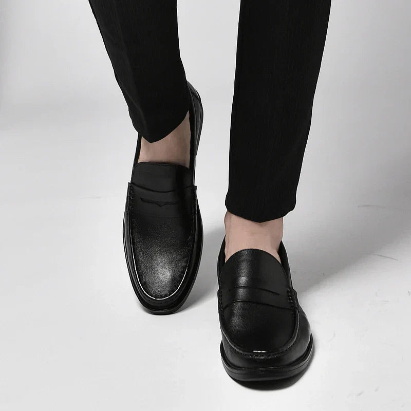New Luxury Slip on Dress Shoes Men Italian Comfortable Loafer for Men Outdoor Mens Slip on Flats Classic Men Shoes for Wedding