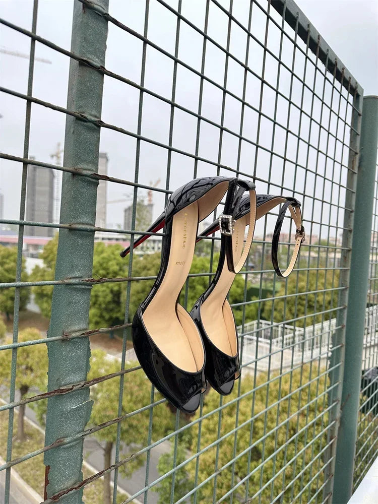 New One-piece Fish Mouth High-heeled Shoes with Slim Heels Hollow and Stylish Buckle Straps and A Versatile Sandal with Open Toe