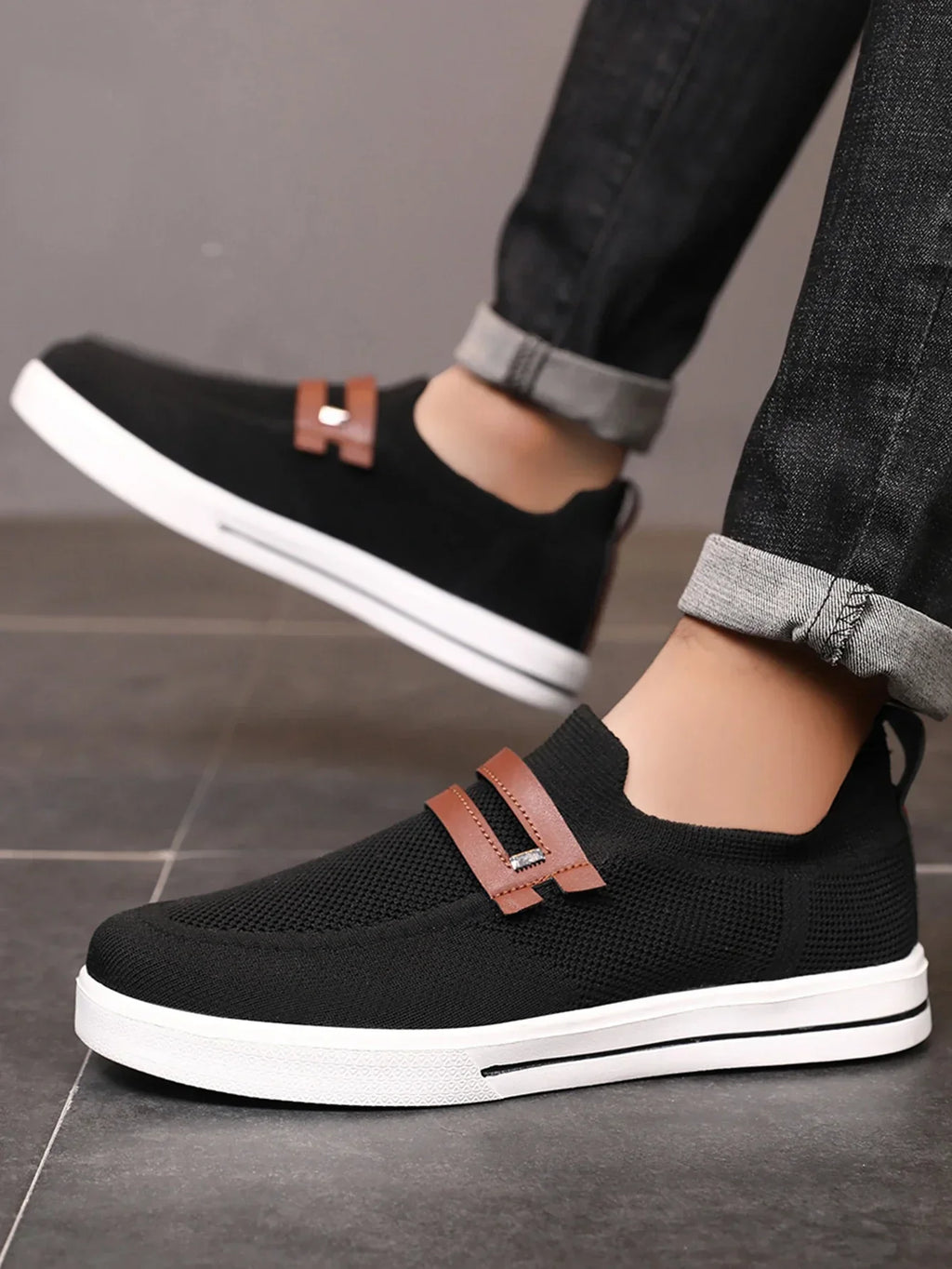 New Men Sports Shoes Mesh Breathable Casual Shoes Outdoor EVA Soft-Soled Walking Shoes Lightweight Comfortable Men Sports Shoes