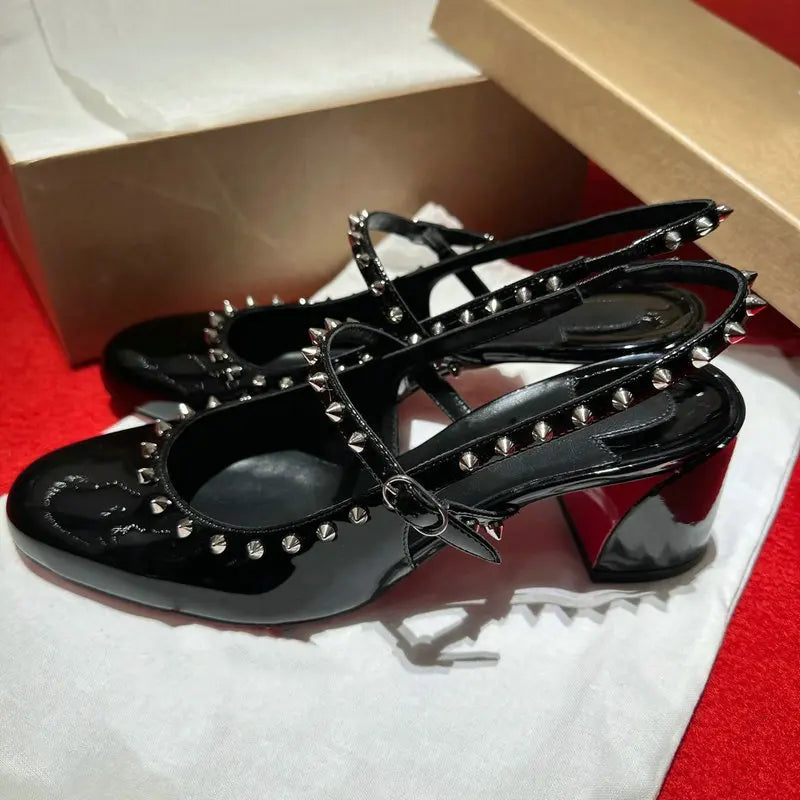 2026 New Style Thick Heel Rivet Mary Jane Shoes Female Summer French Temperament One-Word Buckle Strap Black Round Head Sandals