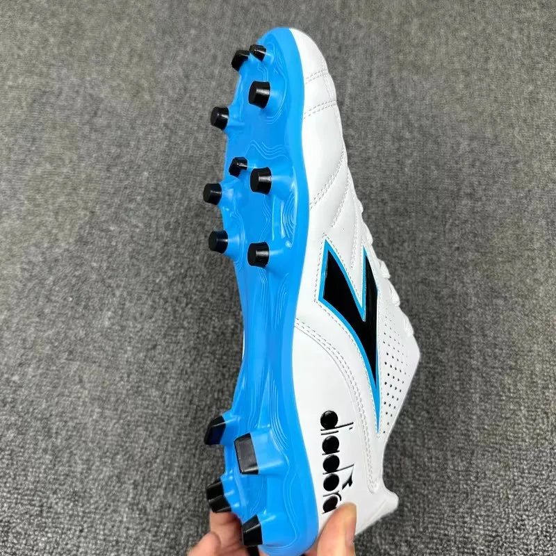2025 New High-Quality Lightweight Anti-Slip Breathable Soccer Shoes Durable, Strong Traction Training Shoes Excellent