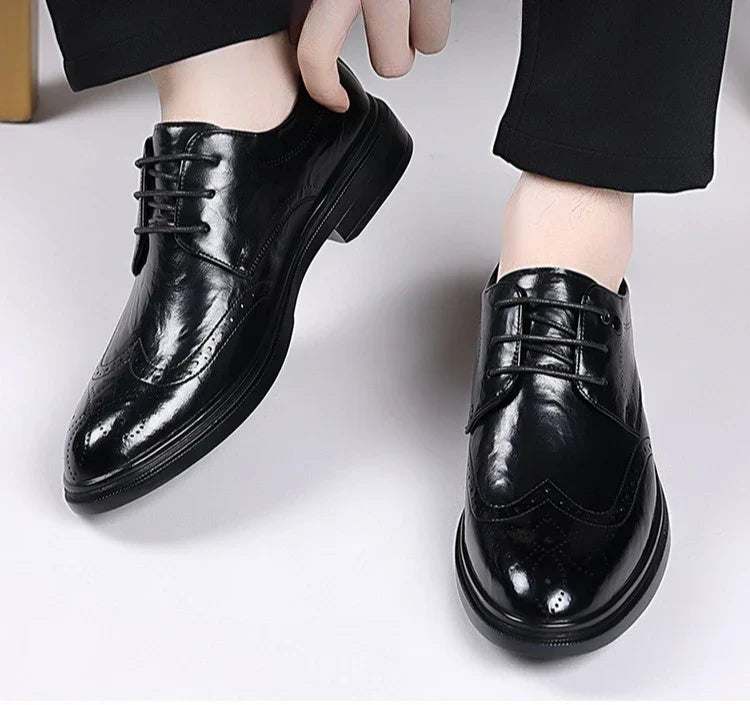 2026 Spring Autumn New Brogue Shoes for Men Solid Color Leather Dress Shoes Male Fashion Business Casual Wedding Shoe Man