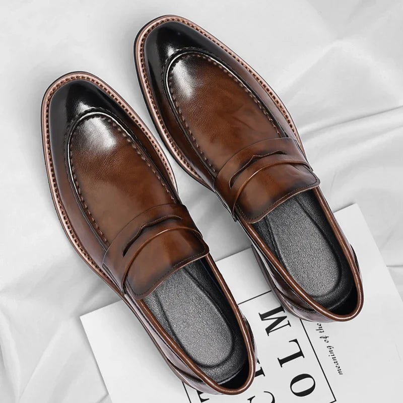 حذاء رجالي جلدي كاجوال للمشي والترفيه، حذاء لوفر مدبب المقدمة بكعب سميك ومنخفض، أحذية كاجوال مريحة، أحذية عمل كلاسيكية