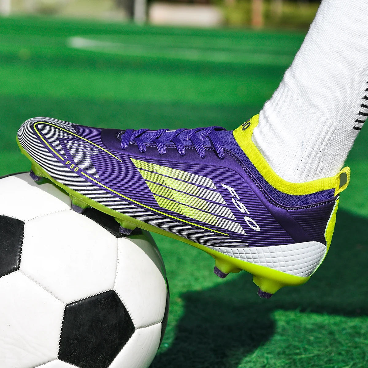 TF/FG Men Football Shoes Society Cleats Fast Soccer Shoes Non-Slip Grass Training Football Field Boots Sneaker Match Unisex
